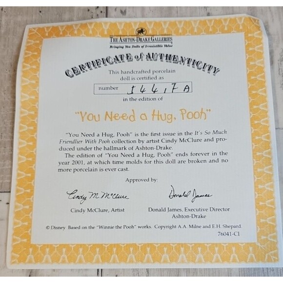 Disney Ashton-Drake “You Need a Hug, Pooh” Porcelain Doll by Cindy McClure COA - Picture 10 of 16